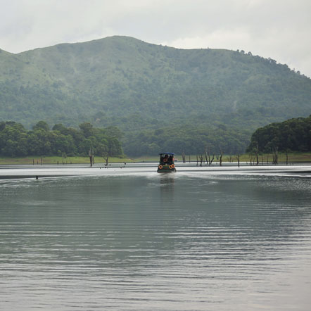 boating periyar lake